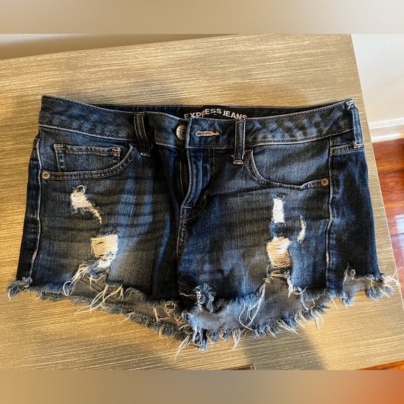 Express Jean Short - Picture 1 of 3